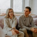 O que a Bíblia ensina sobre comunicação no casamento e como evitar conflitos?