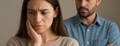 O que a Bíblia diz sobre ciúmes e confiança no casamento?